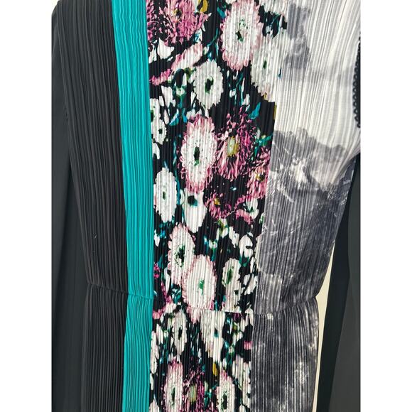 BCBG Maxazaria Dress- size Small- Pleated, with belt, long sleeve, elastic waist - Picture 5 of 9